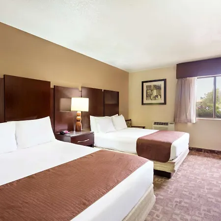 Rodeway Inn & Suites Chandler - Phoenix South I-10